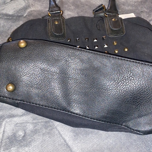 Black studded Purse - Picture 3 of 3